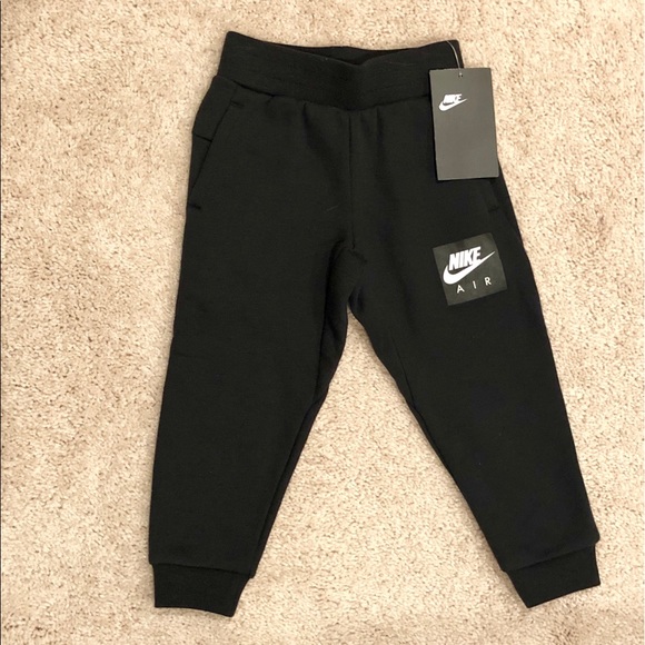 boys black nike sweatpants